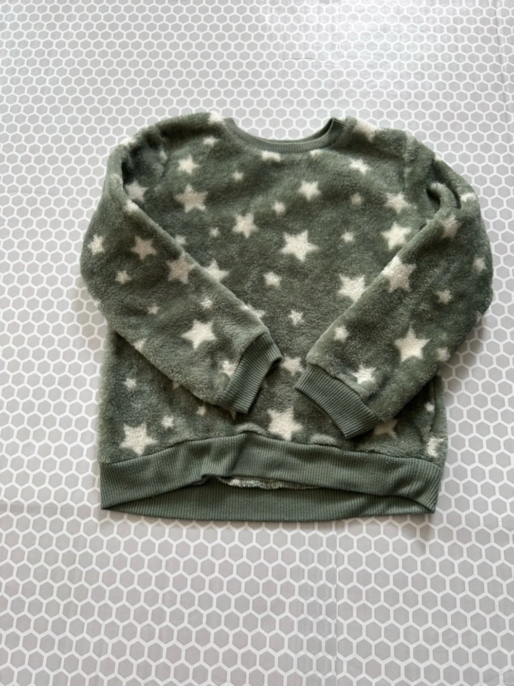 wonder nation Sage Green Fleece Set with Cream Stars. Size 5T